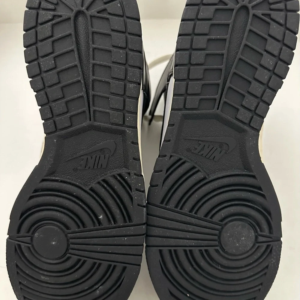 Women’s Dunks Nike High Top - Picture 6 of 6